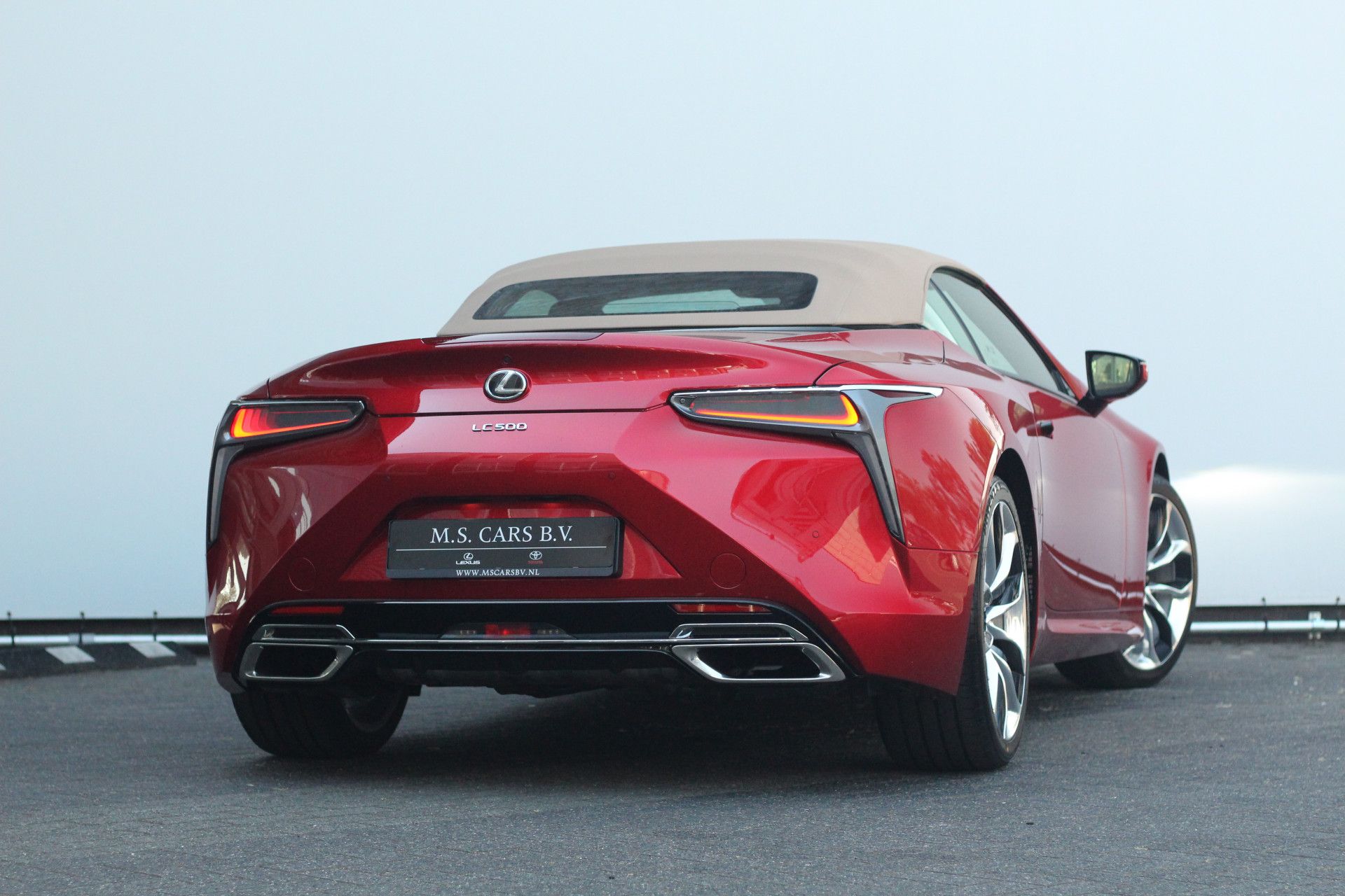 Lexus LC 500 Convertible I V8 I Full option I Uniek! Bruto price 27516593-2.jpg | 