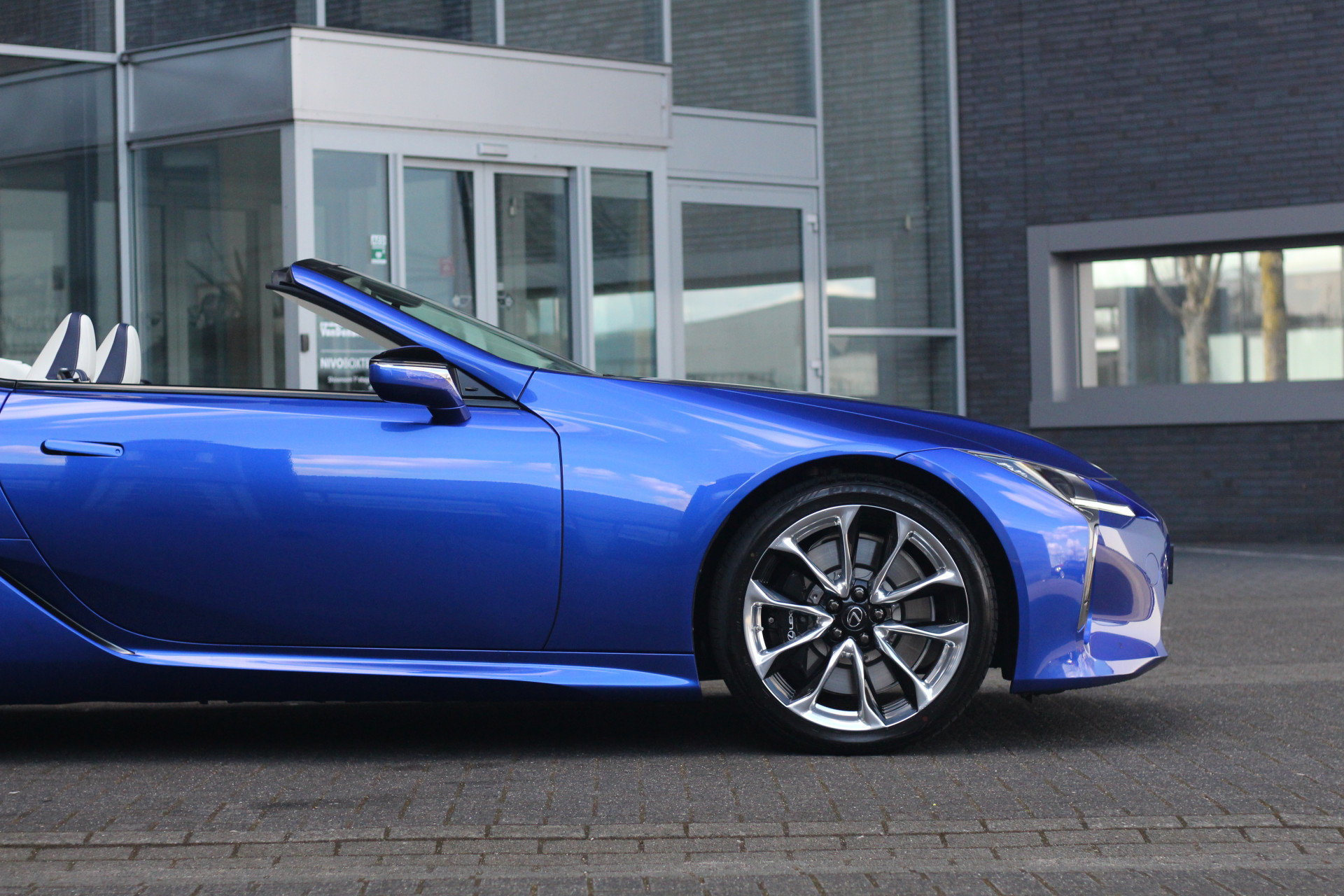 Lexus LC 500 Convertible Regatta Edition I Structual Blue I Limited 2/100! 30451644-1.jpg |