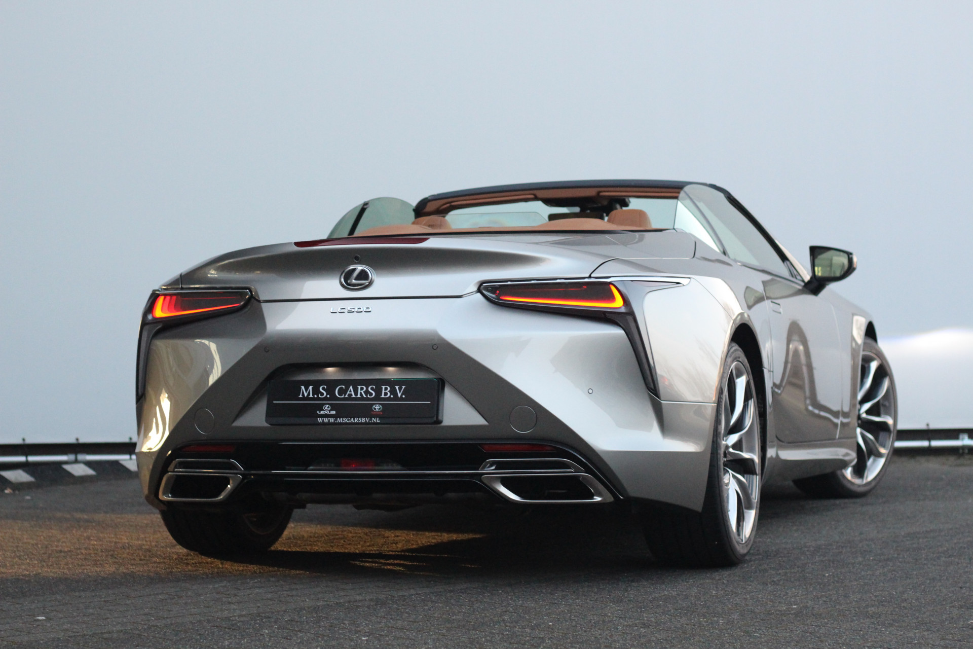 Lexus LC Cabrio 500 Carbon I 5.0 V8 I 477pk I Mark Lev. I LKA I ACC 30728640-1.jpg |