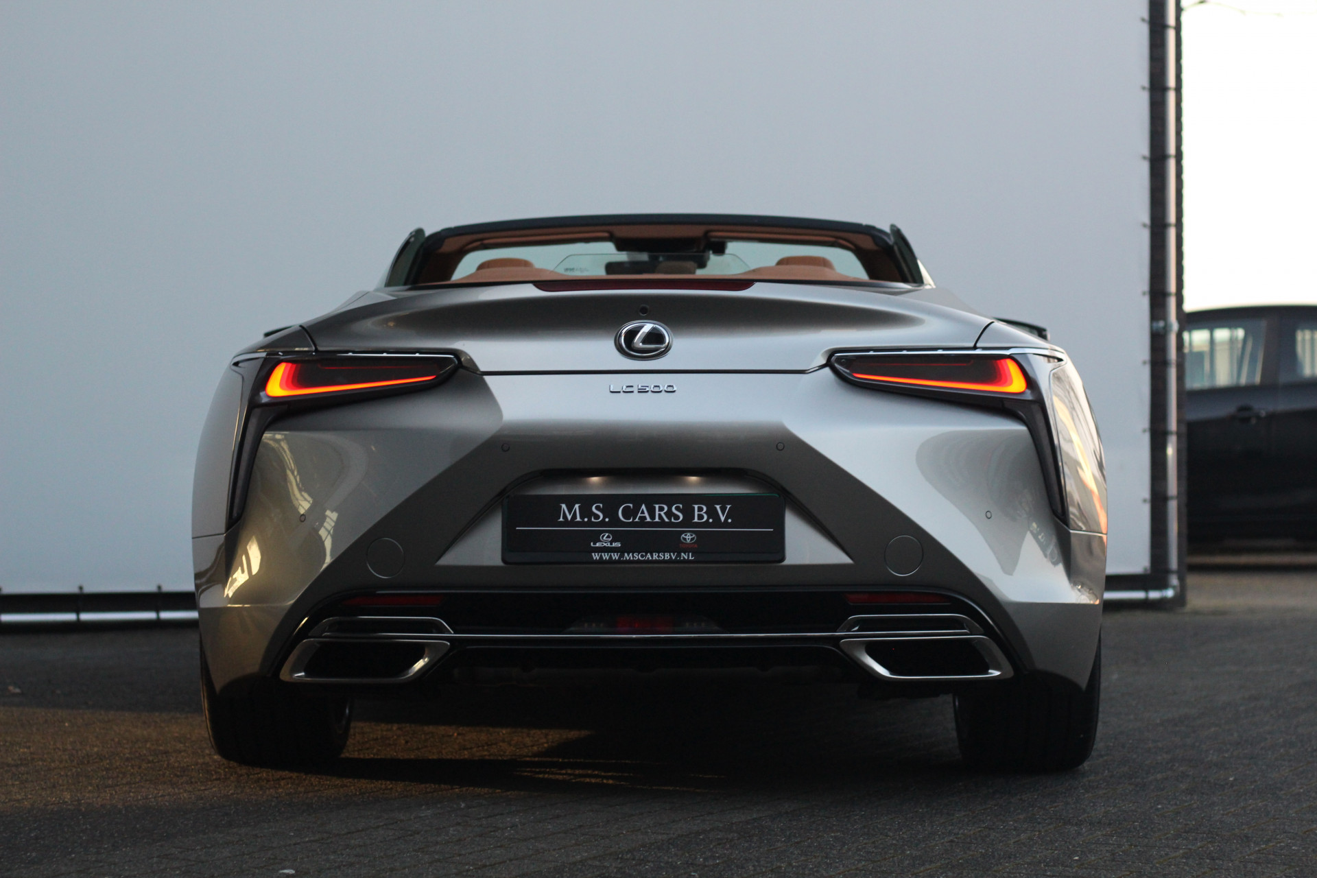 Lexus LC Cabrio 500 Carbon I 5.0 V8 I 477pk I Mark Lev. I LKA I ACC 30728640-2.jpg | 