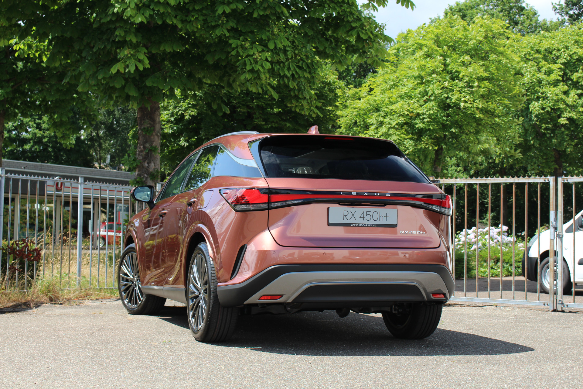 Lexus RX 450h+ Plug-in Hybrid President Line 35126861-1.jpg | 