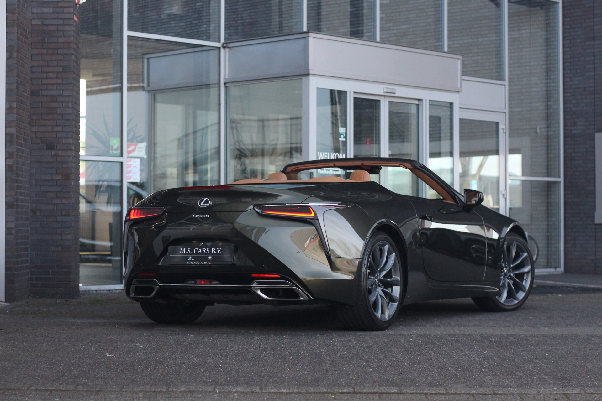 Lexus LC Cabrio 500 Convertible Carbon I Mark Lev. I Touring Pack I Khaki Green 40427630-1.jpg |