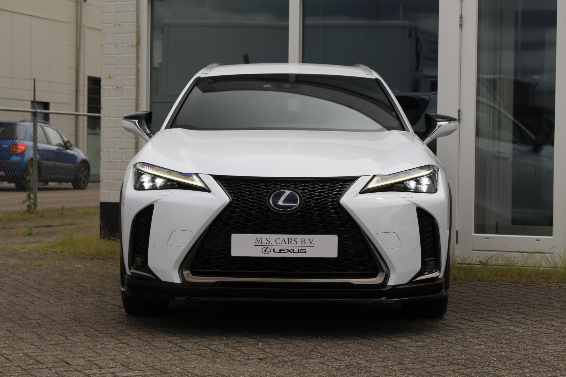 Lexus UX 250h Hybride AWD F-Sport Premium I Wit Metallic I Mark Lev. I Head up I 360-camera I Applecarplay 47970104-2.jpg | 