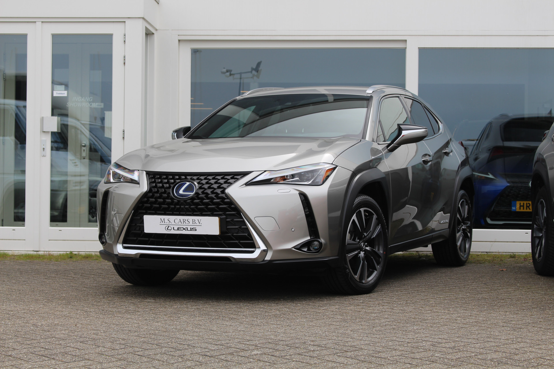 Lexus UX 250h Hybride Business+ Line I Carplay I Camera I Sensor 52768190-0.jpg | M.S. Cars B.V.