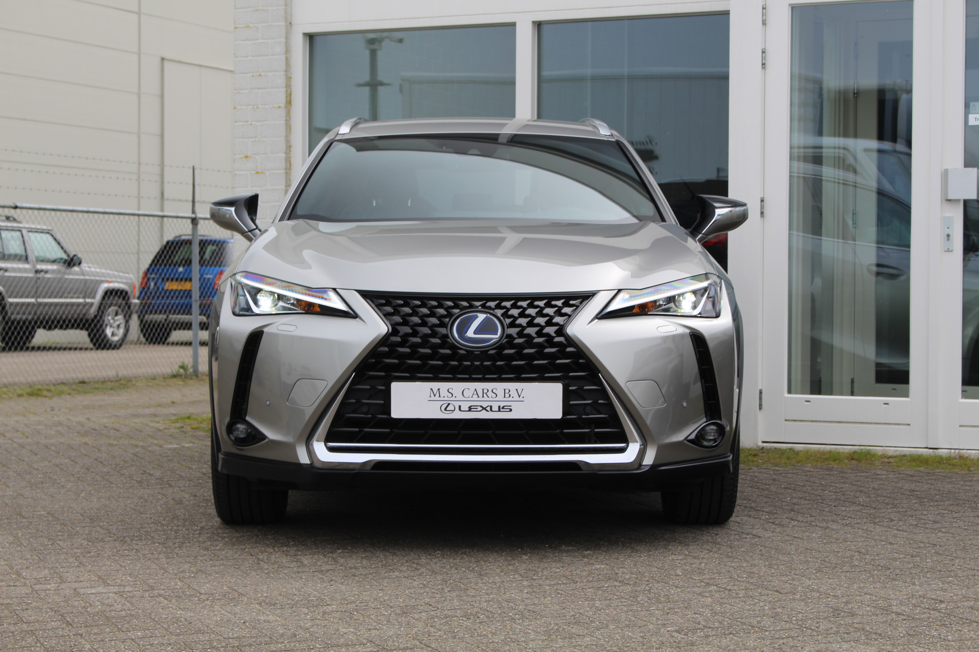Lexus UX 250h Hybride Business+ Line I Carplay I Camera I Sensor 52768190-2.jpg | M.S. Cars B.V.