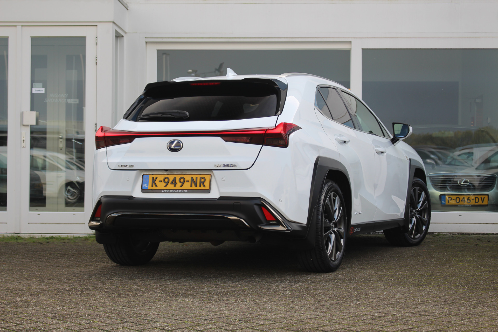Lexus UX 250h Hybrid F-Sport I Trekhaak! Premium Navi I Multi LED koplampen 57819321-1.jpg | M.S. Cars B.V.